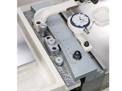 工作臺(tái)角度調(diào)整百分表